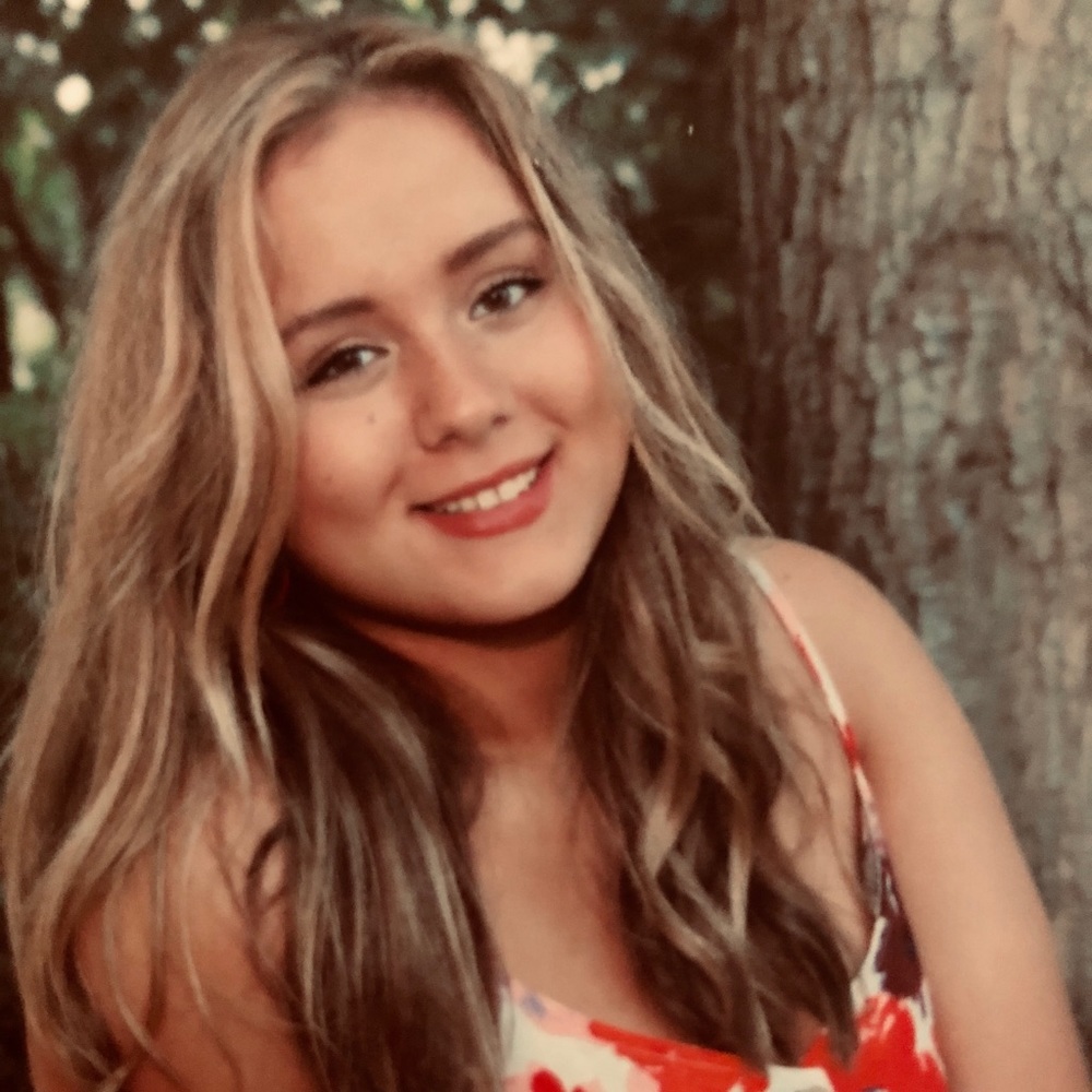 Meet your Posher, Camila